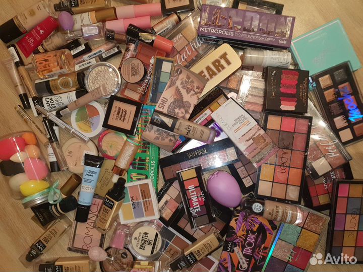 Набор новой косметики пакетом или шт