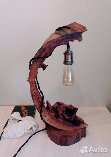 Светильник из дерева