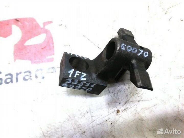 Кронштейн кпп Toyota Land Cruiser FZJ80 1FZ 1993