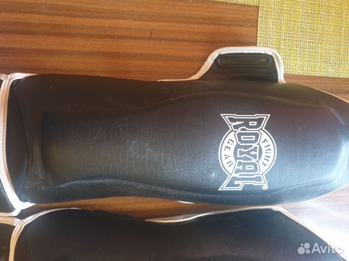 Боксерские перчатки и защита для ног