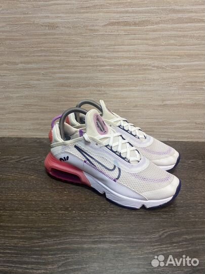 Кроссовки Nike Air Max 2090 размер 37,5
