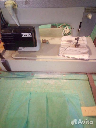 Швейная машина Чайка 132м