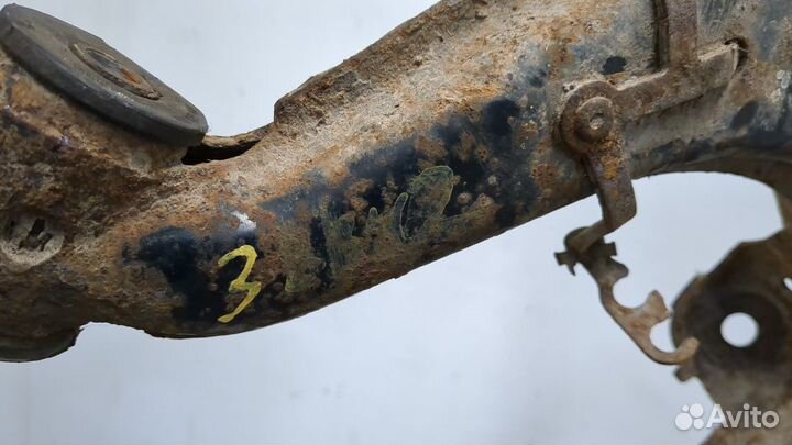 Ступица (кулак, цапфа) левая задняя Volkswagen Transporter 4