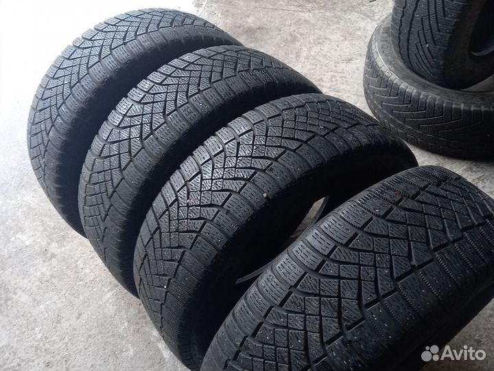 Pirelli Ice Zero FR 205/55 R16