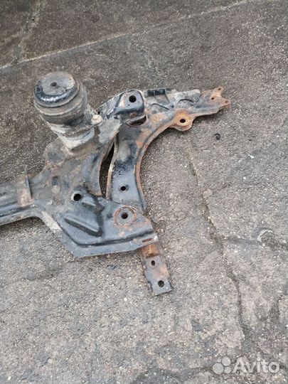 Подрамник vw пасат б4 б3