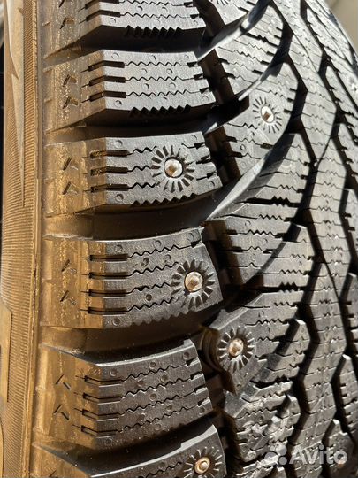 Pirelli Formula Ice 215/55 R17 98T