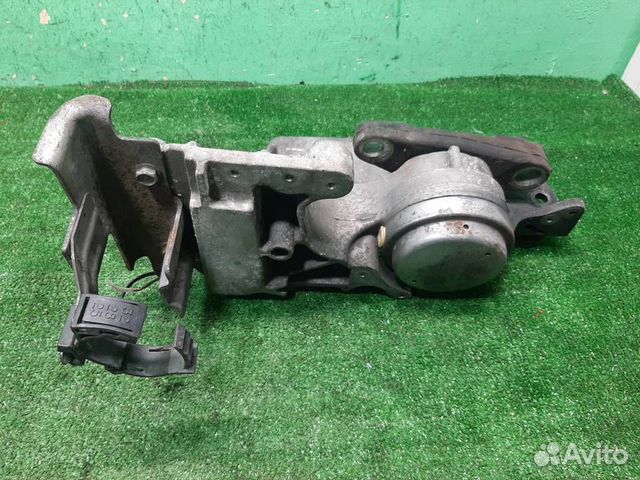 Опора (подушка) двигателя левая Nissan X-Trail T3