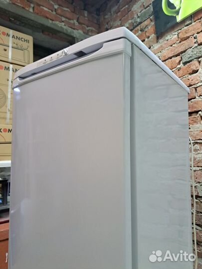 Холодильник /Морозильник Бирюса 140x55x50см