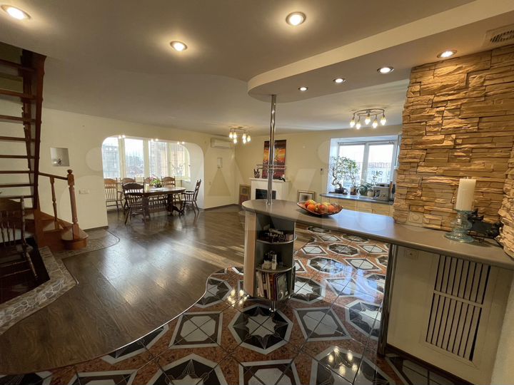 3-к. квартира, 146 м², 10/11 эт.