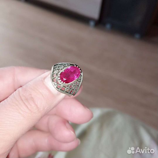 Серебряное кольцо с Рубином