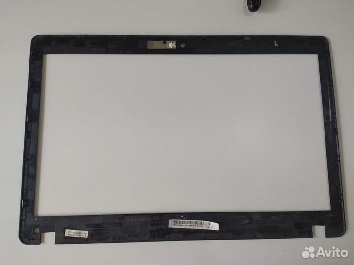 Рамка матрицы для ноутбука Lenovo IdeaPad z565