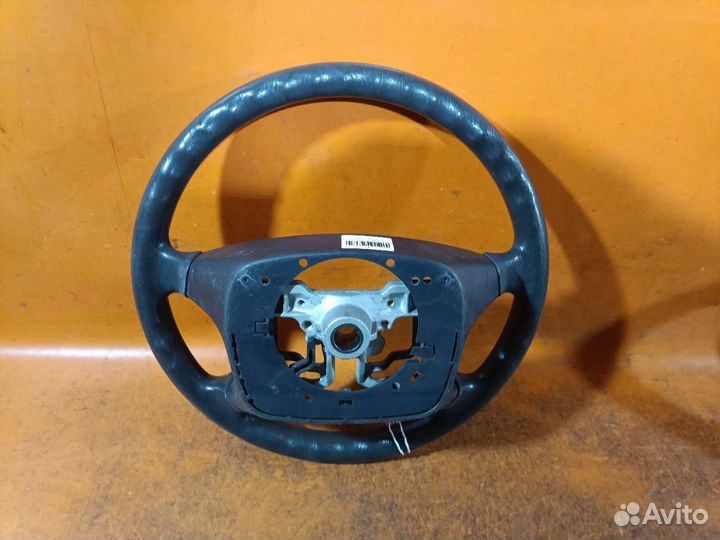 Руль Toyota Noah AZR60G