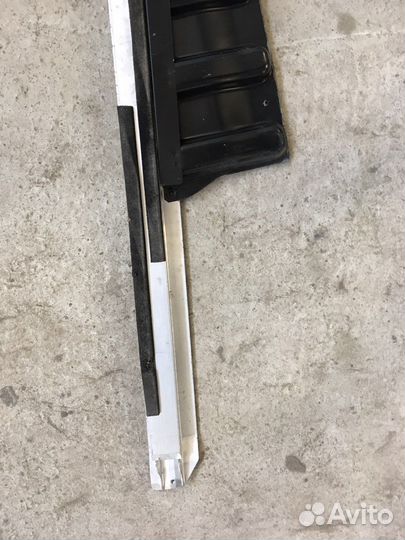 Усилитель двери (правая) Audi A3 8P (3644)