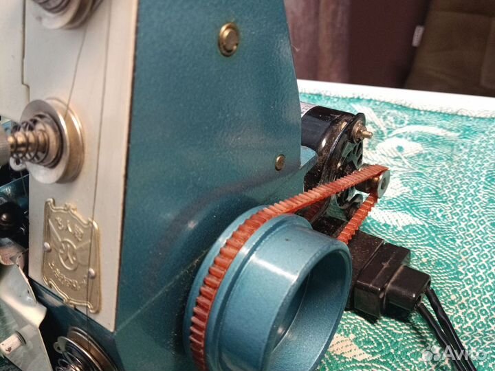 Оверлок для швейной машины