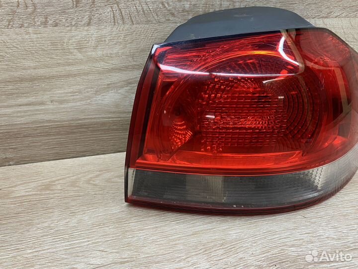 Фонарь задний правый Volkswagen Golf 6 111731