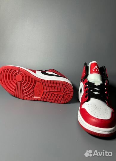 Кроссовки Air Jordan 1 Retro High OG Chicago Люкс