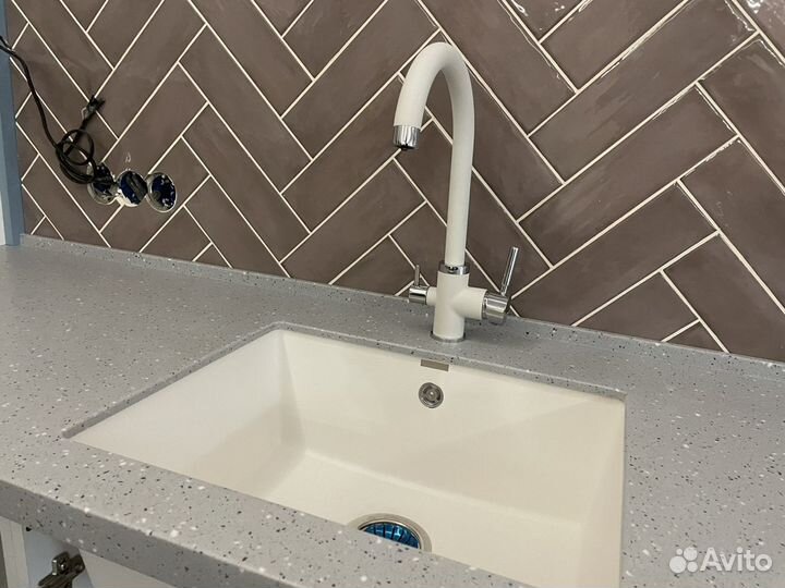 Столешница из искусственного камня