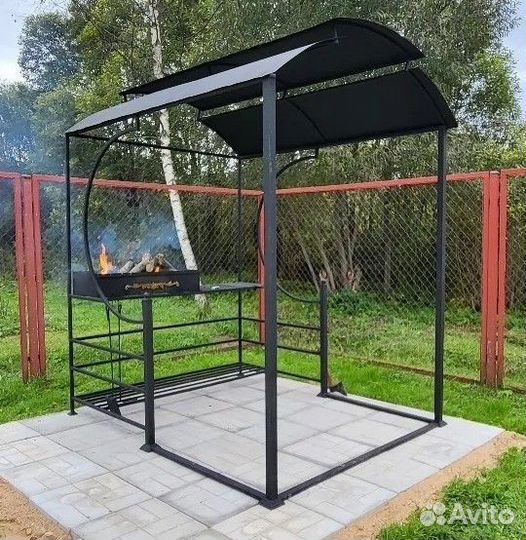 Мангал с крышей