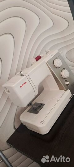 Швейная машина janome