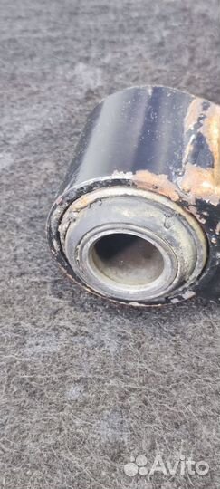 Правый рычаг Nissan Primera P11