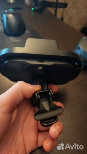 Магнитный держатель с зарядкой