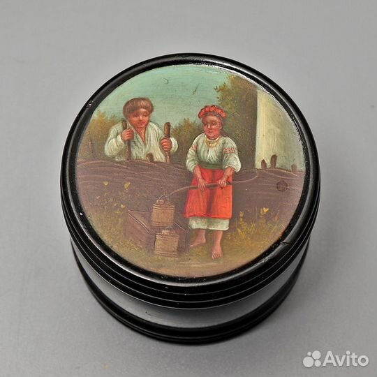 Маленькая шкатулка папье-маше «Тайное свидание»