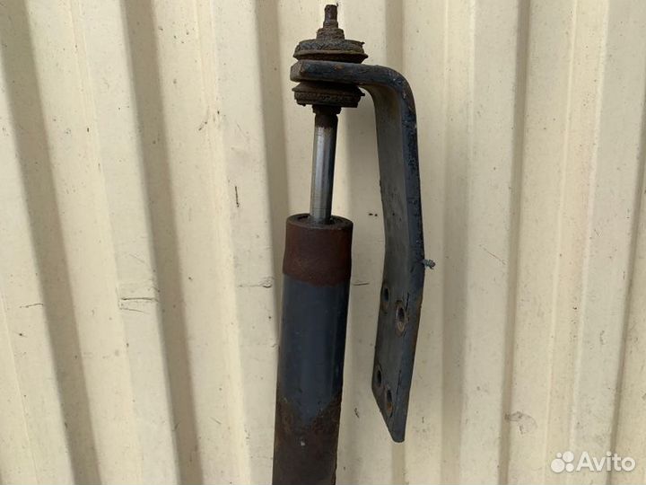 Амортизатор передний Renault Midlum 2005