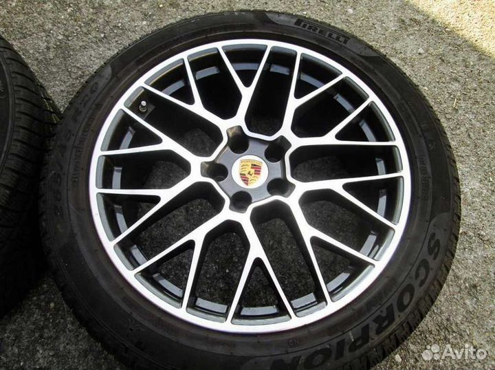 Pirelli Scorpion Winter 265/45 R20 и 295/40 R20