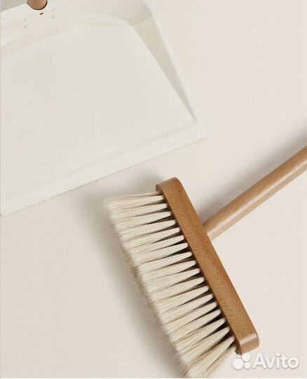 Деревянный комплект из совка и щётки Zara home