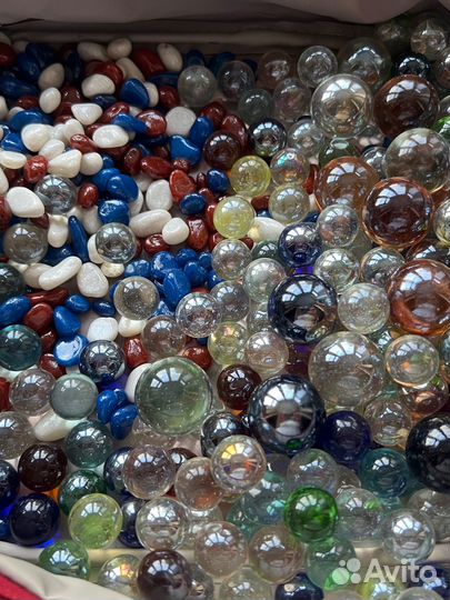 Стеклянные шарики марблс и декоративные камешки
