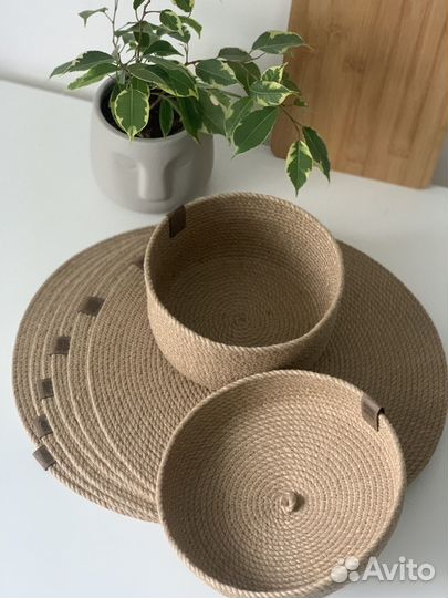 Джутовые салфетки и корзина с крышкой