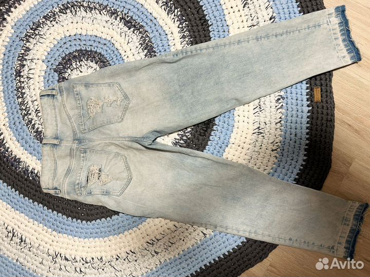 Джинсы голубые