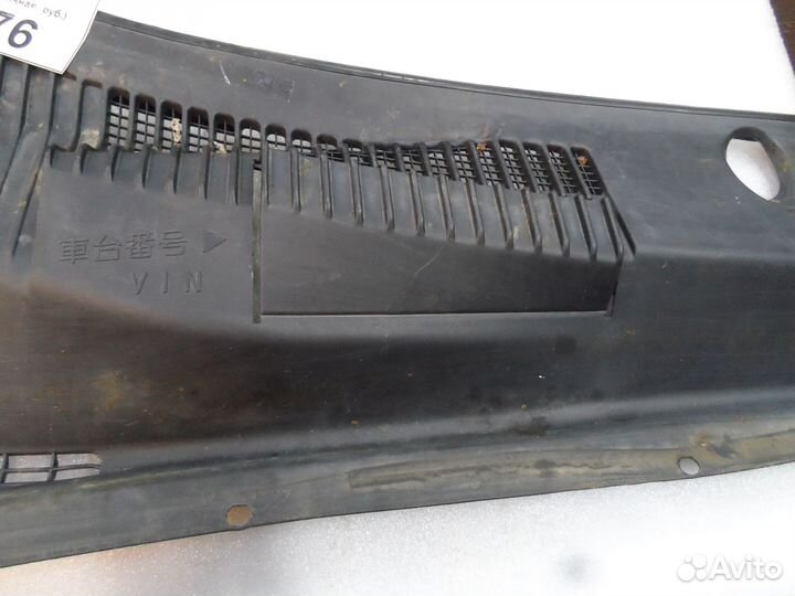 Решетка под лобовое стекло Toyota правая