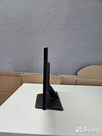 Монитор LG 18.5 дюймов