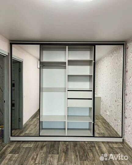 Шкаф купе современный