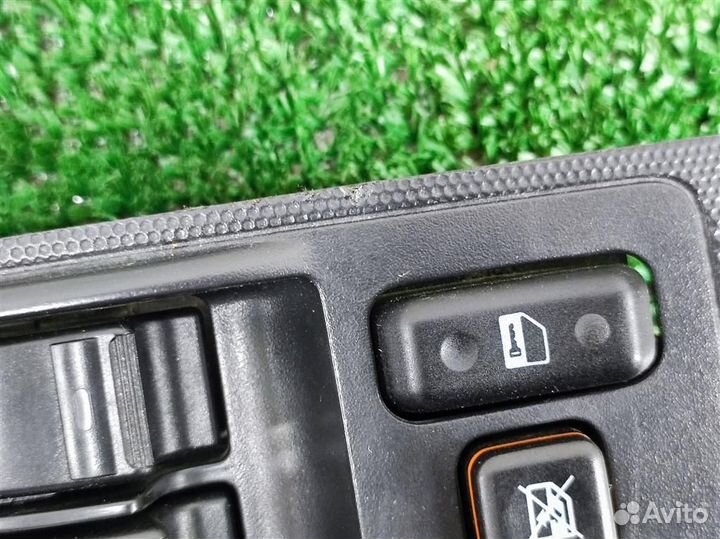 Блок управления стеклоподъемниками Toyota Corolla