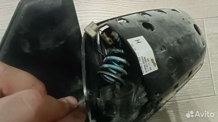 Зеркало левое toyota corolla 120