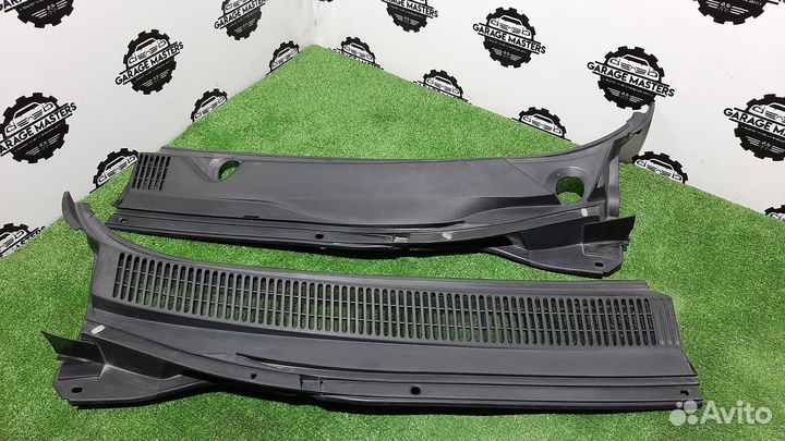 Решетка стеклоочистителя (жабо) Pontiac Vibe