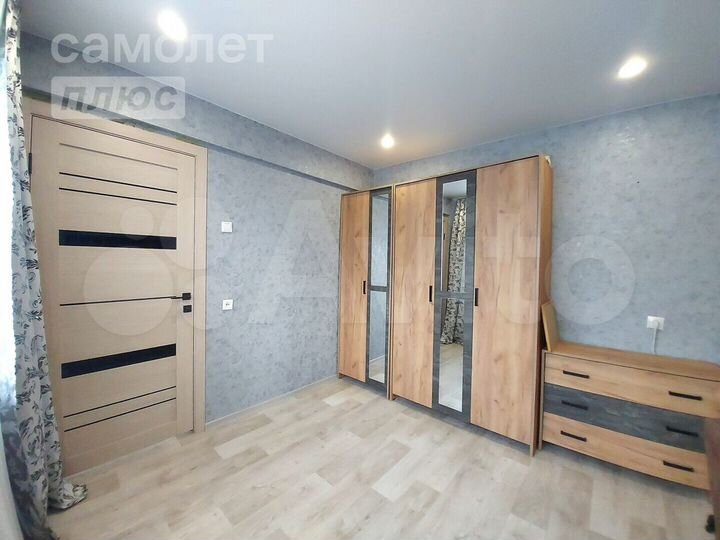 4-к. квартира, 60 м², 5/5 эт.