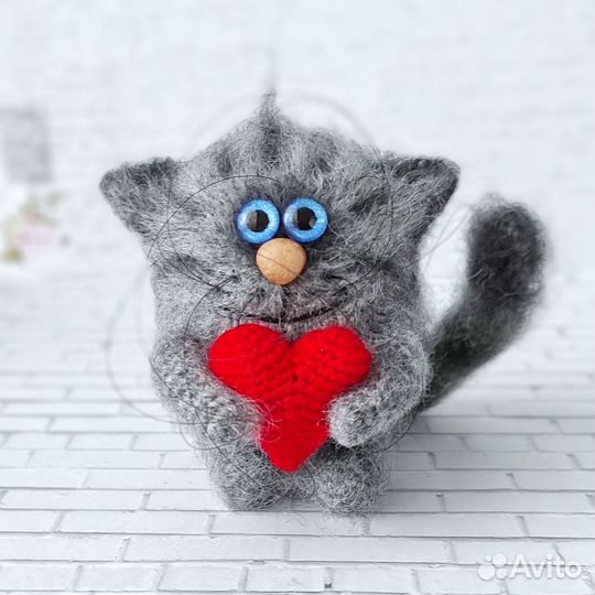 Кото-шарики ручной работы в подарок любителю кошек