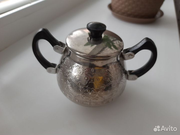 Сахарница, конфетница