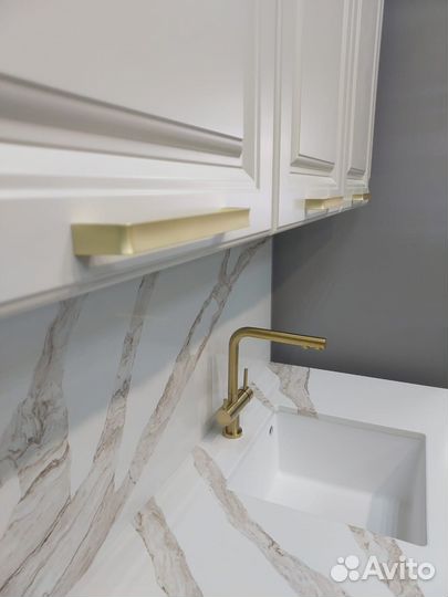 Кухня Ксения мдф эмаль столешница кварц