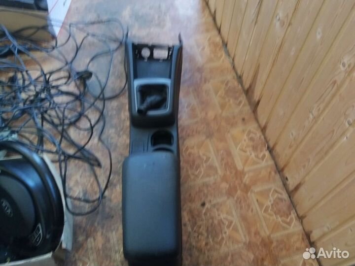 Подлокотник kia ceed