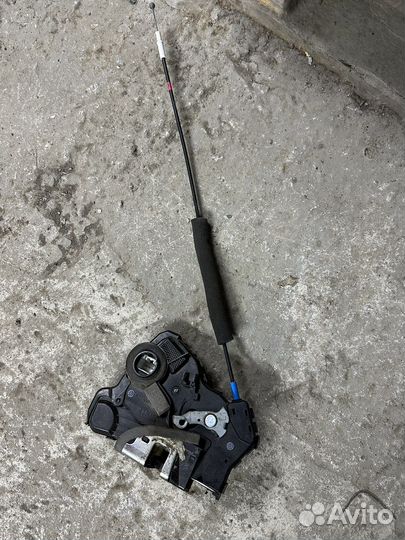 Замок двери toyota prado 120