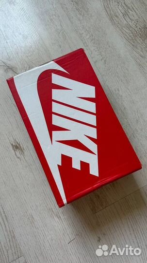 Кроссовки nike женские