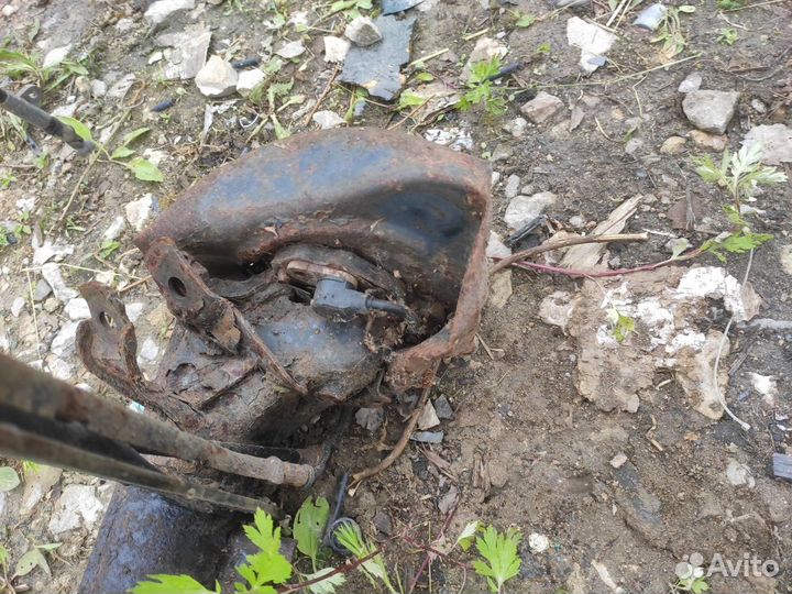 Балка подвески задняя Nissan Almera N15