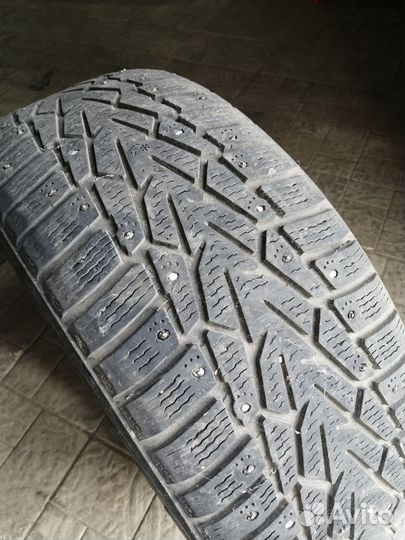 Nokian Tyres Hakkapeliitta 7 215/55 R17 98T