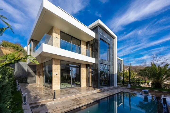 Дом 210 м² на участке 8 сот.