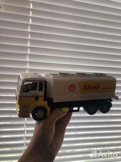 Модель грузовика - бензовоз