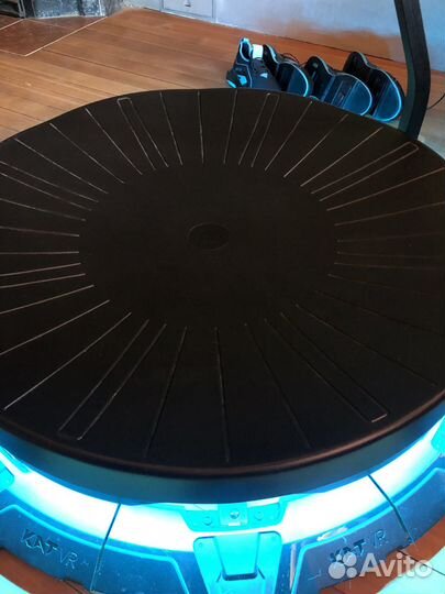 VR дорожка Kat Walk C2+ и шлем Oculus Quest 2